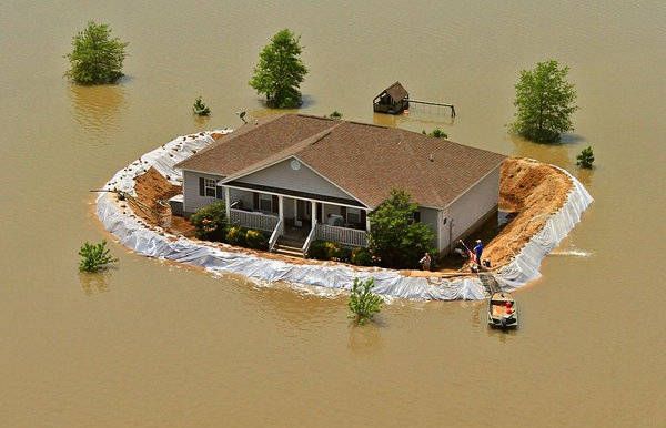 How to stay safe during a Flood: Best Guide