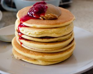 A stack of american fluffy pancakes
